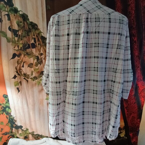EUC: Miss Lili Sze 2X Whie Plaid Zip-Front Top - Picture 2 of 4